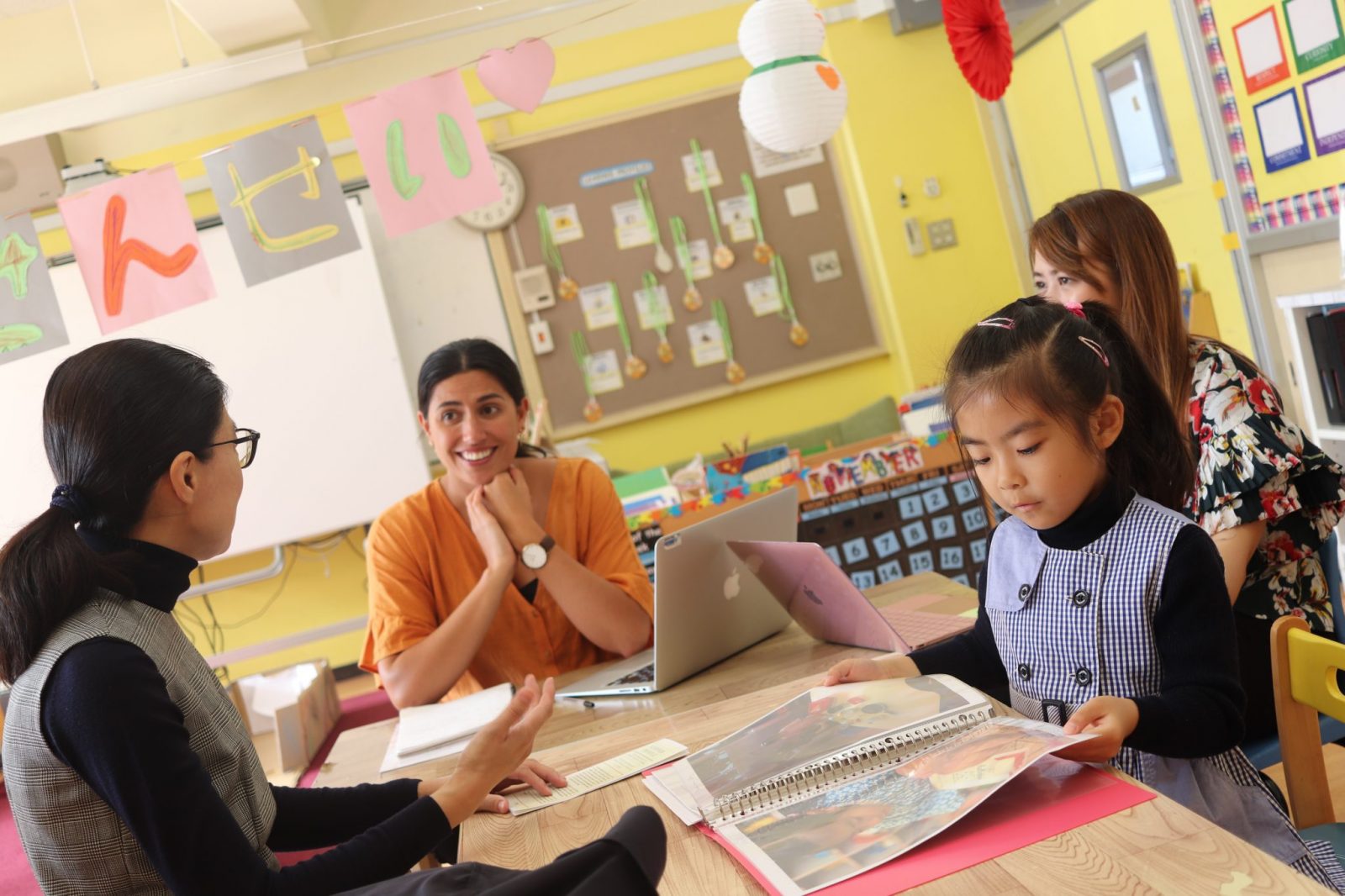 PYP Three way conferences AobaJapan International School